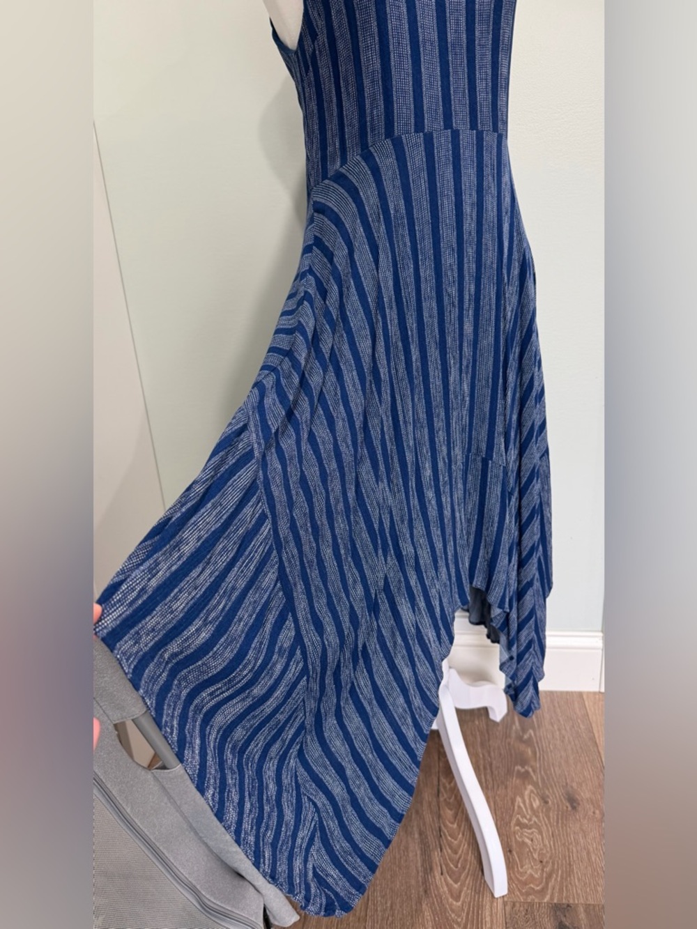 Lumiere Blue Striped Seeveless midi dress High Low Asymmetrical Hem Size Small - Picture 2 of 10